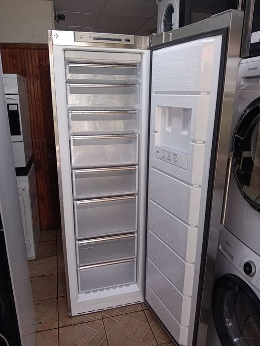 Вертикален иноксов фризер  Siemens с 8 чекмеджета 2 години гаранция!