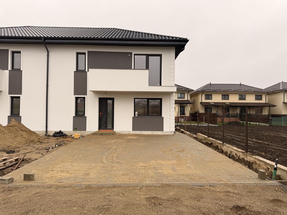 Casa tip Duplex in Ipotesti / Lisaura / 130 mp utili / 260 mp teren