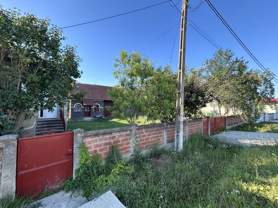 Casă duplex cu teren 1.300 mp, la strada principală – Jichișu de Jos – 100.000 € negociabil