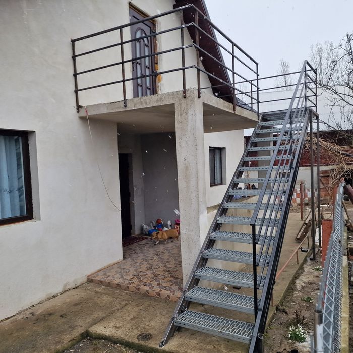 Scari metalice galvanizate