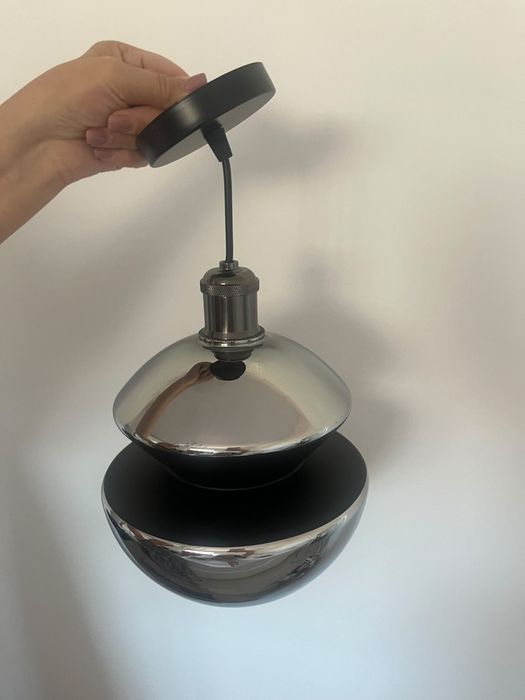 Продам люстры, одна новая