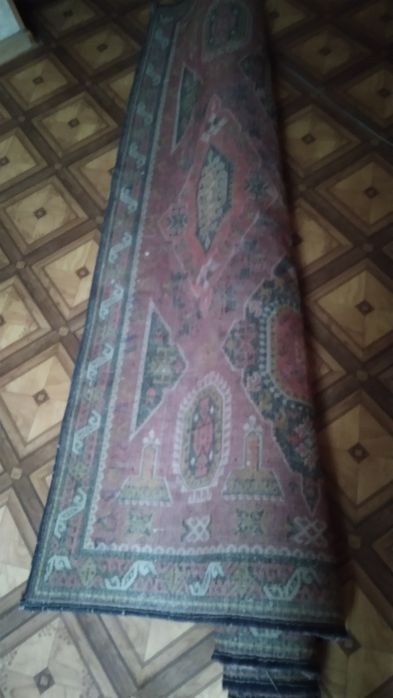 Продаётся  советский ковёр времён  SSSR davridan qolgan gilam Sotiladi