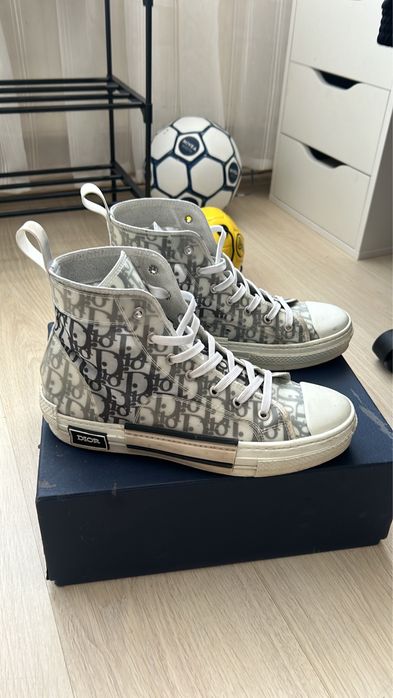 Dior b23