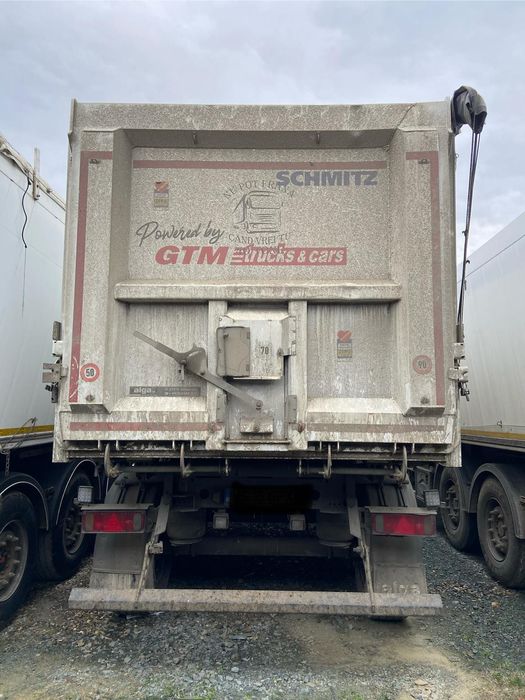 Vând semiremorci cerealele