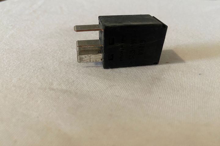 Releu F57B14B192AA / F57B14B192AAE / F57B14B192AA E / F57B 14B192AA /