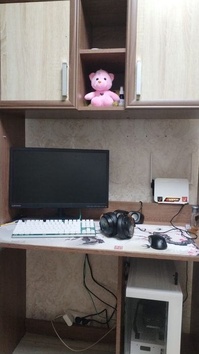 Компьютерный стол