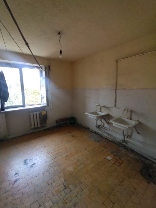 Срочно ПРОДАМ 1/4/5эт.кирпич.дом.в Яккасарай рн.ул.кушбеги.сред.ремонт