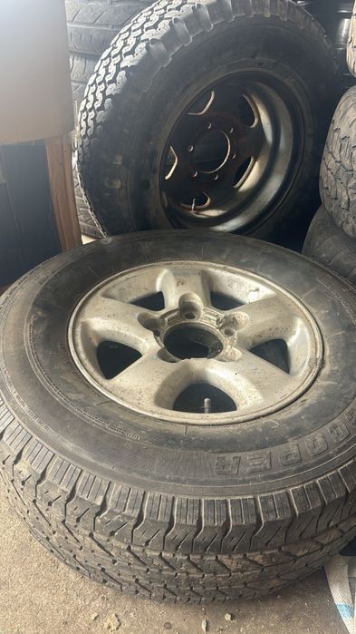 Продам запаску диск с резиной