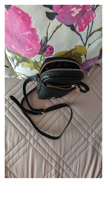 Продавам малка чанта на us polo assn