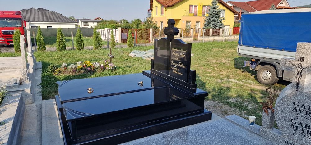 Monumente funerare Unirea Bistrița