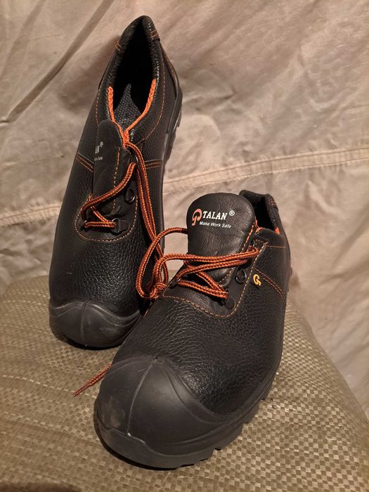 Продается Спецодежда.