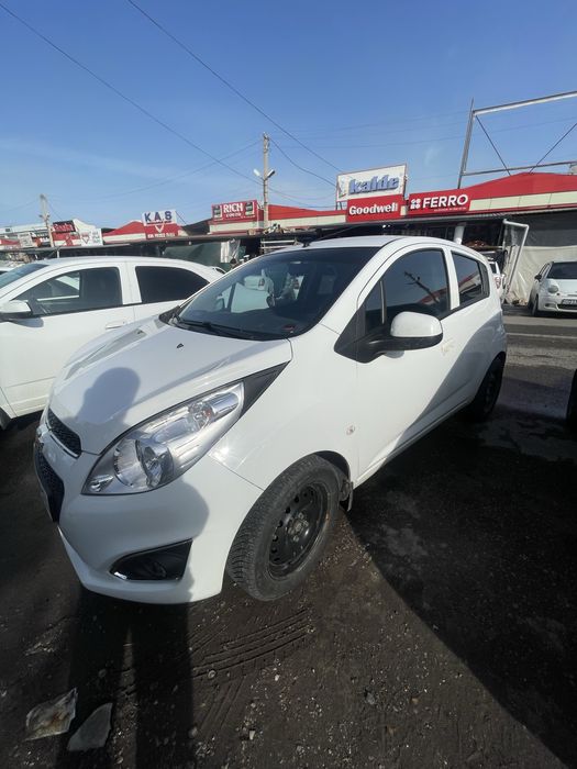 Спарк срочно сотилади