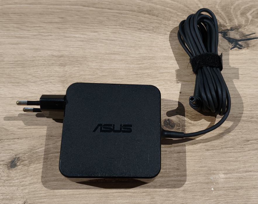 Зарядно за лаптоп Asus,мод.ADP-65DW C