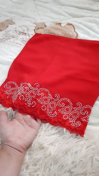 Новый красный шарф