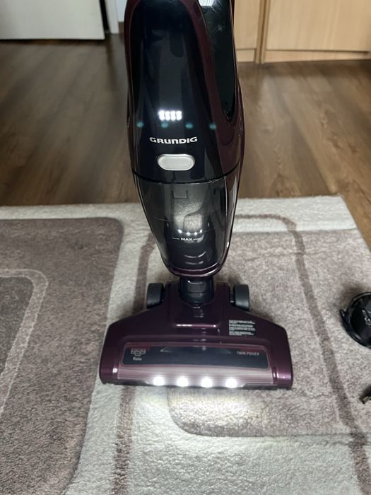Безжична прахосмукачка  Grundig vch 9930