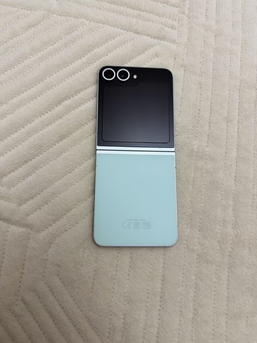 Samsung Galaxy Z Flip6 256гб