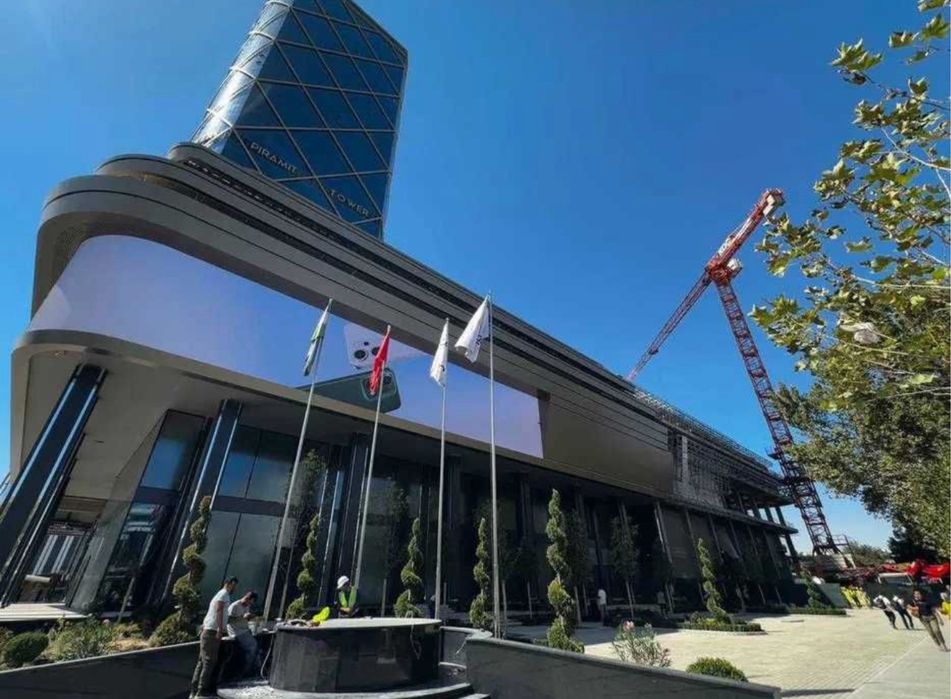 Сдается премиум нежилое помещение В Пирамид Мол 2 этаж 148 квадратных