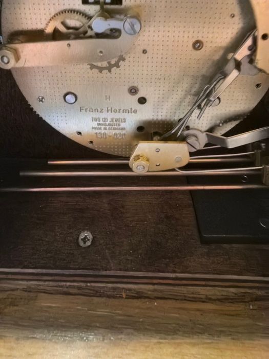 Старинен Карминен Часовник