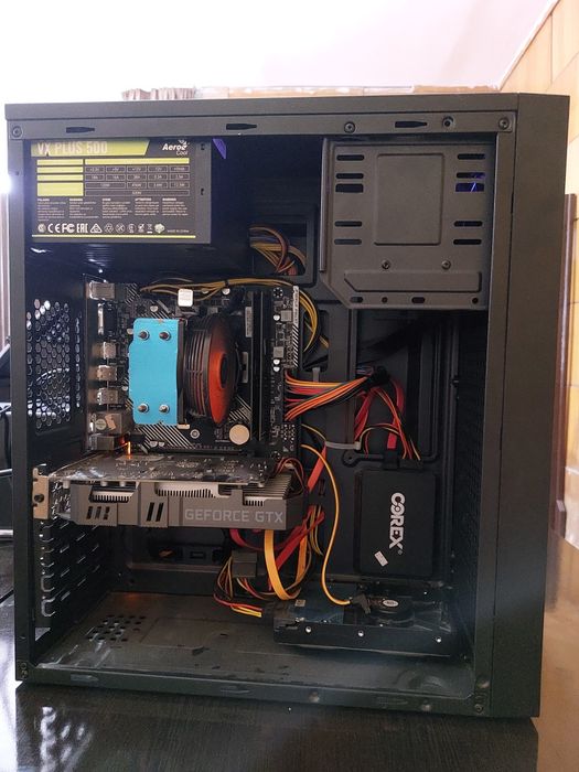 Kompiyuter Komplekt sotiladi