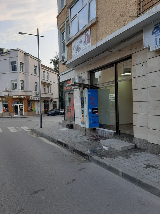 Дава се под наем Магазин в Габрово, Център - 15 кв.м за 229.5 € - Снимка #2