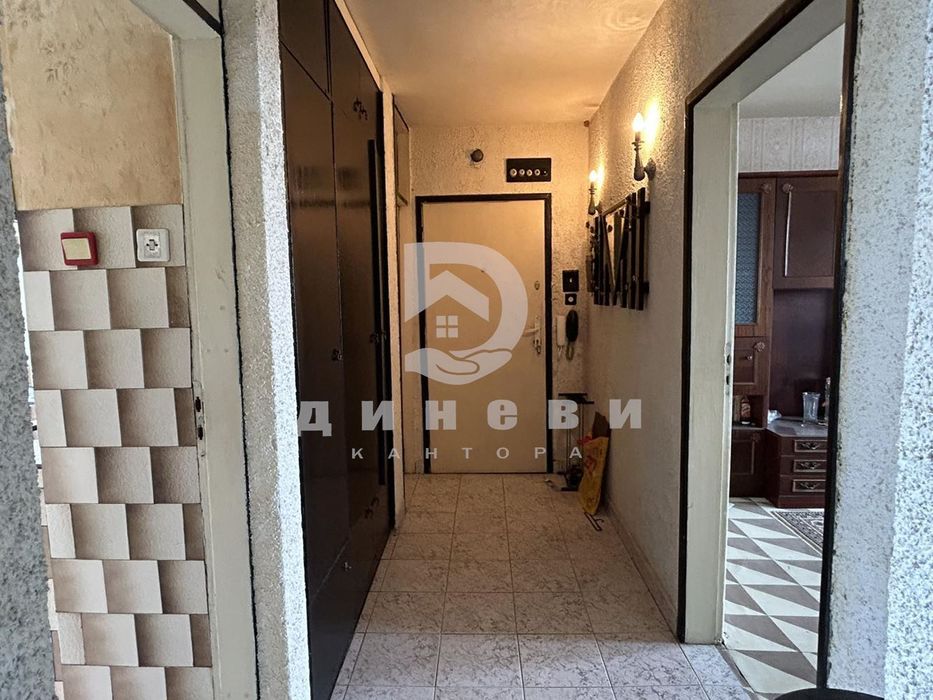 Продава се Четиристаен апартамент в Стара Загора, Три чучура - юг - 74 кв.м за 1026 €/кв.м - Снимка #3