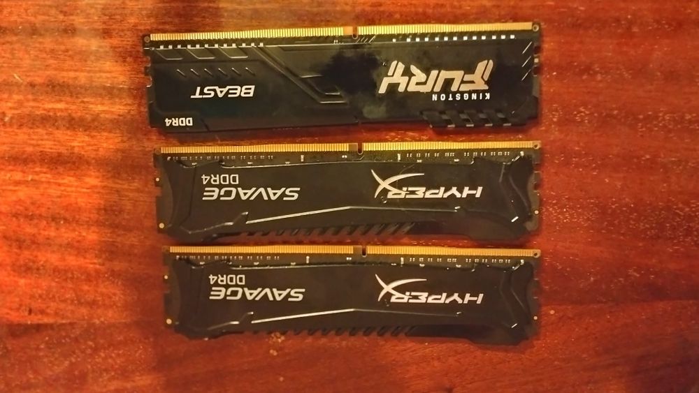 RAM ddr 4 2666hz sunt patru plăcuțe