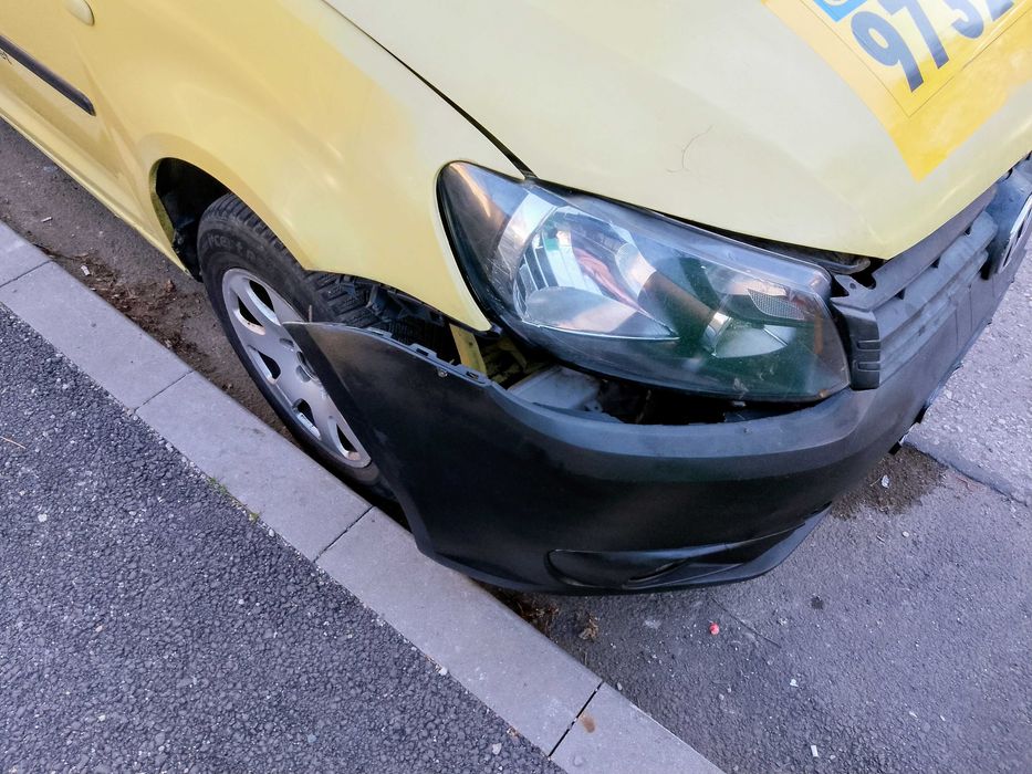 Продавам ТАКСИ, VW CADDY , катастрофирало , 2013Г цена : 1500 евро .