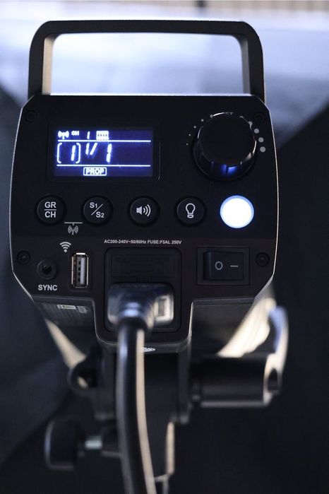 Godox ms300 
+Стойка и софотбокс 
без синхронизатора и коробки 

1.400