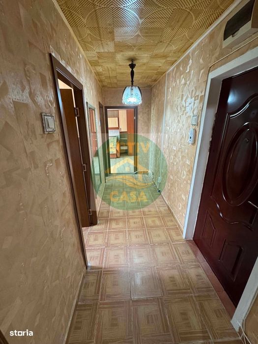 Apartament 2 camere, etaj intermediar,decomandat