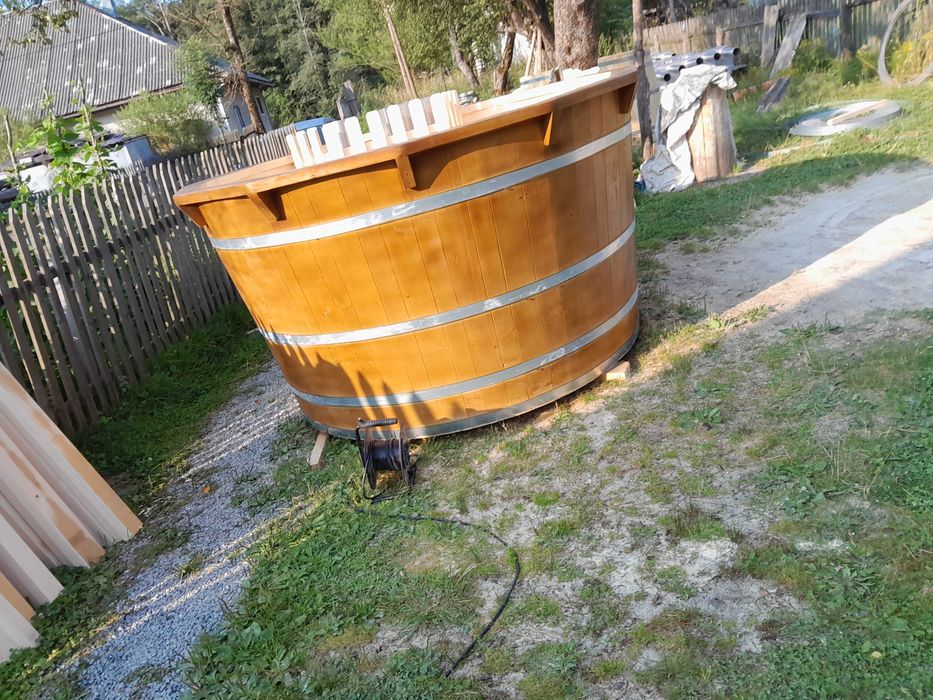 Ciubar din lemn/piscina