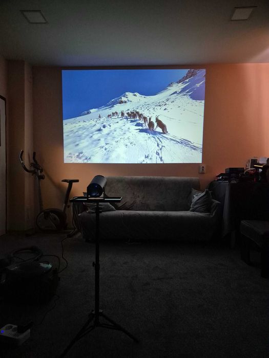 3 броя мини проектора с wifi i android.