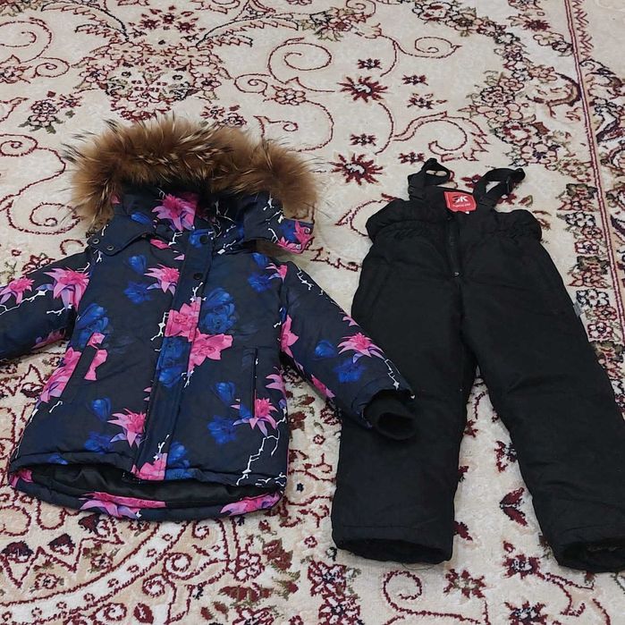 Продам Зимнюю куртку со штанами для девочки размер 98