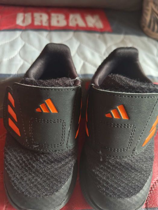 Маратонки Adidas 22 номер