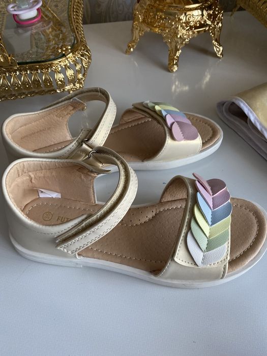 Продам сандали детские