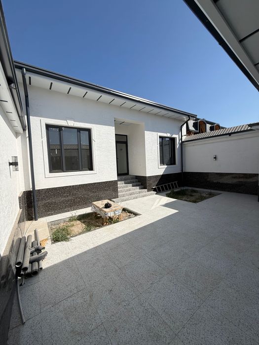 Участка сотилади: 2 сотих. Нархи — 110 000 $. Манзил: Селекция