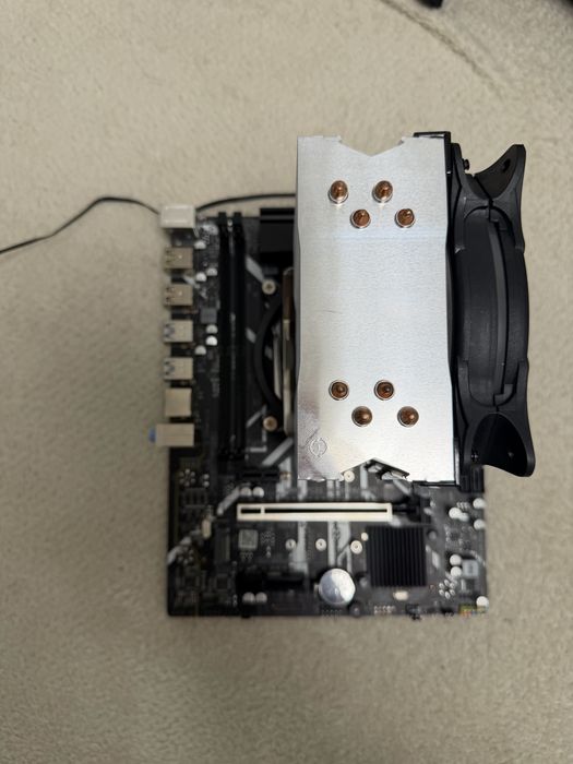 Kit procesor xeon e5 2690 v3 2.60 ghz + placa de baza asus x99