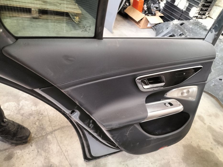 Задна лява врата Mercedes E class W214 / Мерцедес Е класа седан 2024г.