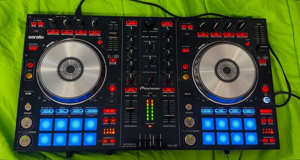 Pioneer DDJ-SR – Serato DJ контролер, отлично състояние