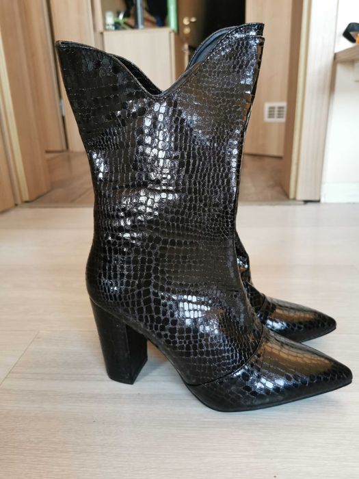 Ботуши черни лъскави