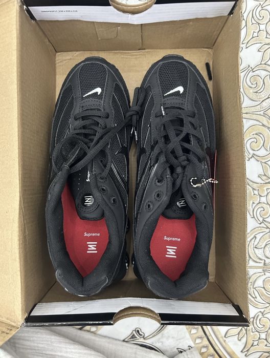 Nike supreme shox