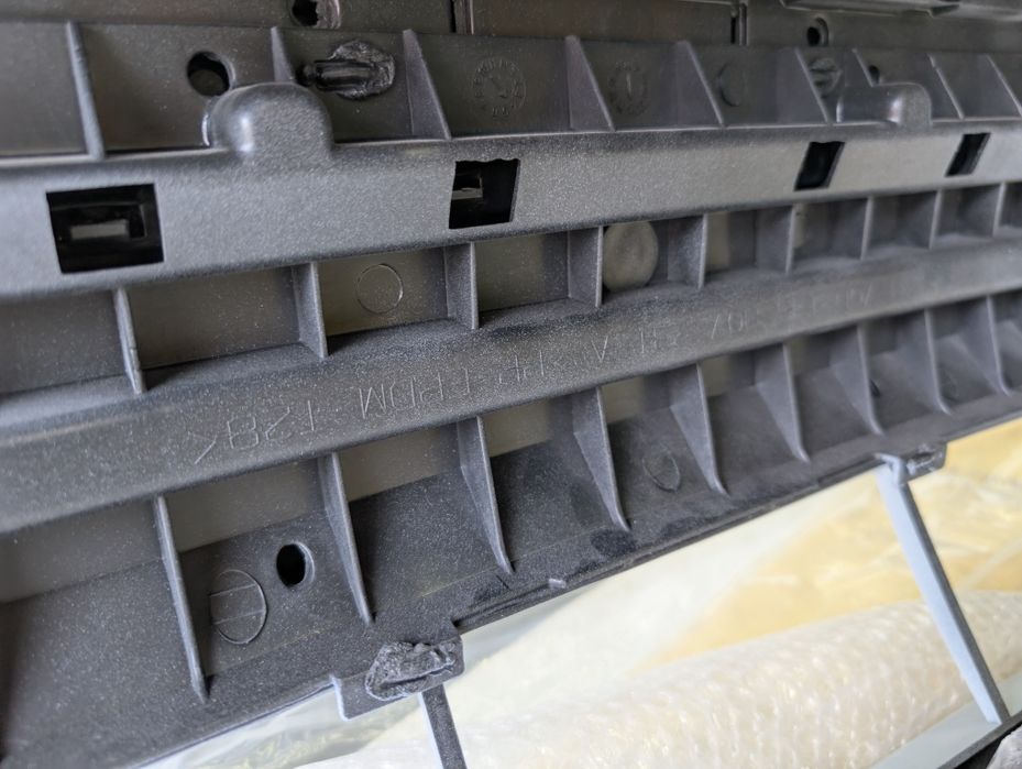 Продаю новый бампер Volkswagen Passat b5