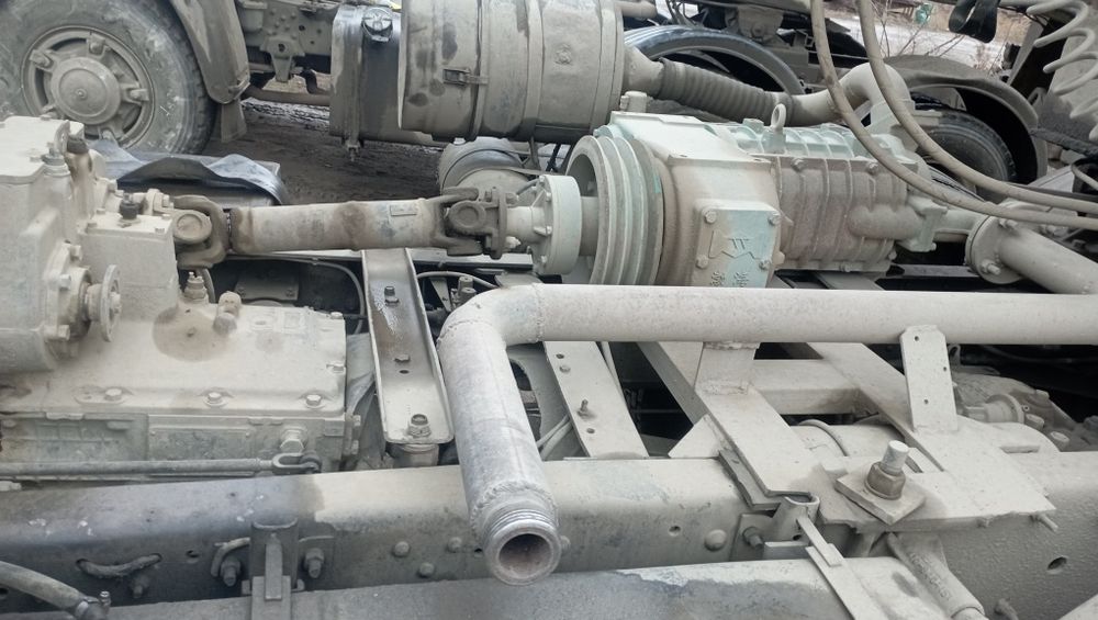 Цементовоз камаз