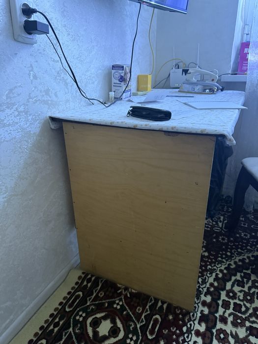 Стол и 1 стул для учебы
