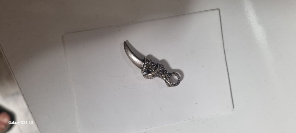 Сребърна висулка нокът