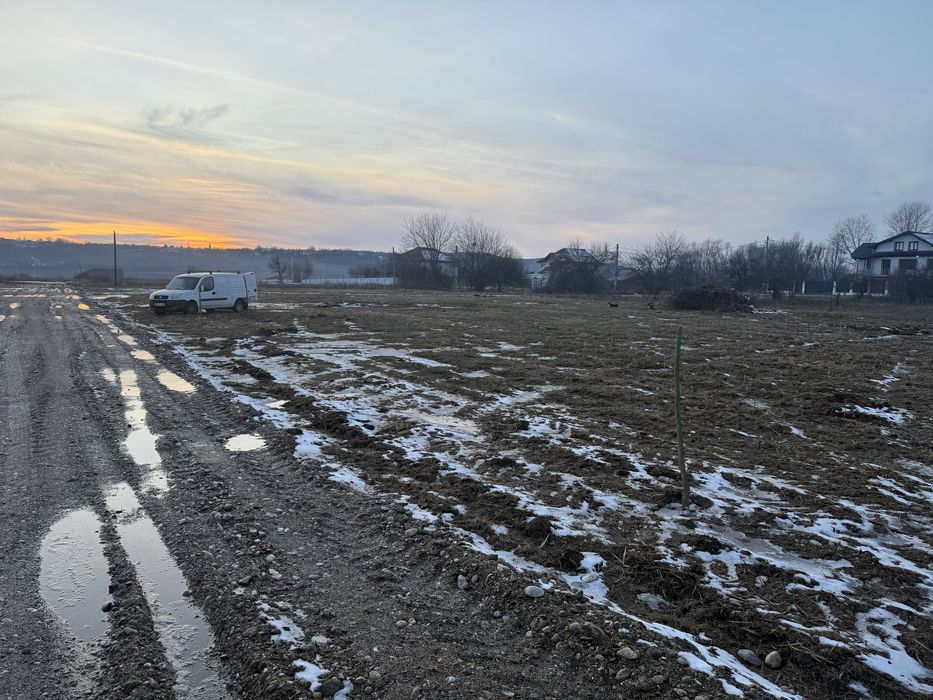 Parcela teren 652mp simian zona paraul baran pe partea cu dunarea