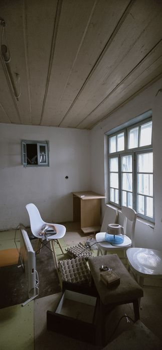 Къща с голям двор в село Поликраище