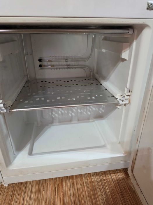 Холодильник б/у  , есть торг