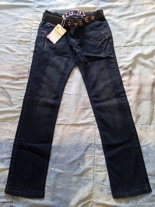 Нови дънки с подарък