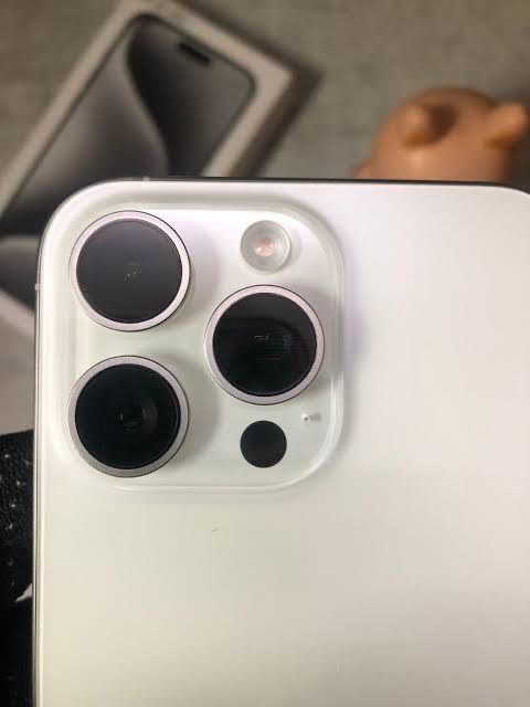 Iphone 15 pro white neverlocked