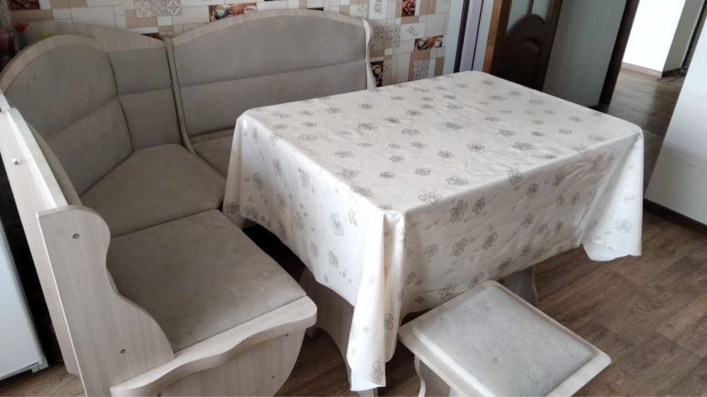 Продам кухонный уголок